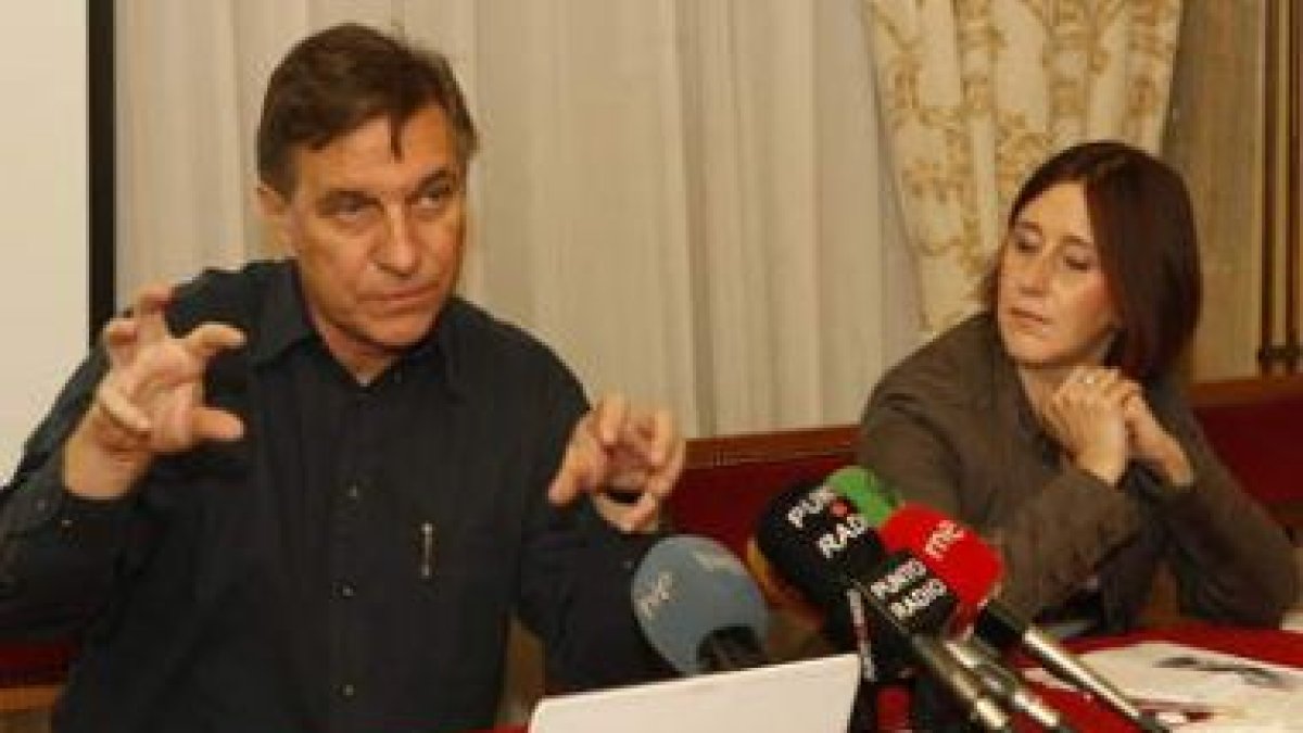 Eduardo Varela y Victoria Chevalier, durante la presentación.