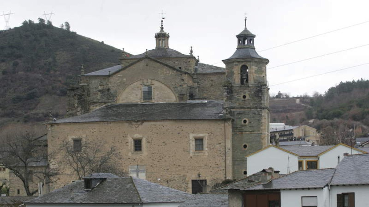 Imagen de archivo de la colegiata de Villafranca. L. DE LA MATA