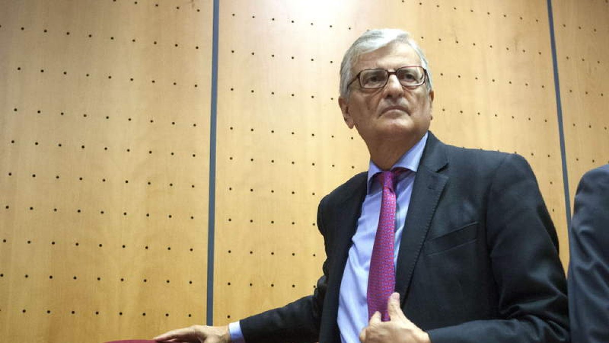 El fiscal general del Estado, Eduardo Torres-Dulce, ha dado un paso al frente.