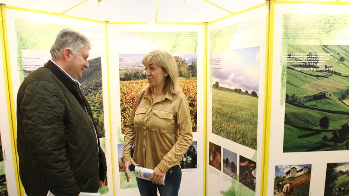 Ana López y Ricardo García Miranda, en la inauguración de la exposición.