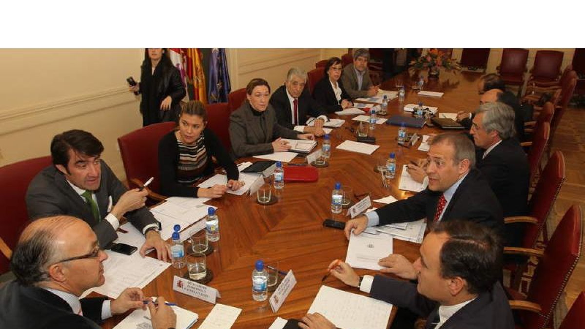 Reunión de la Comisión Territorial de Asistencia al delegado del Gobierno celebrada en León.