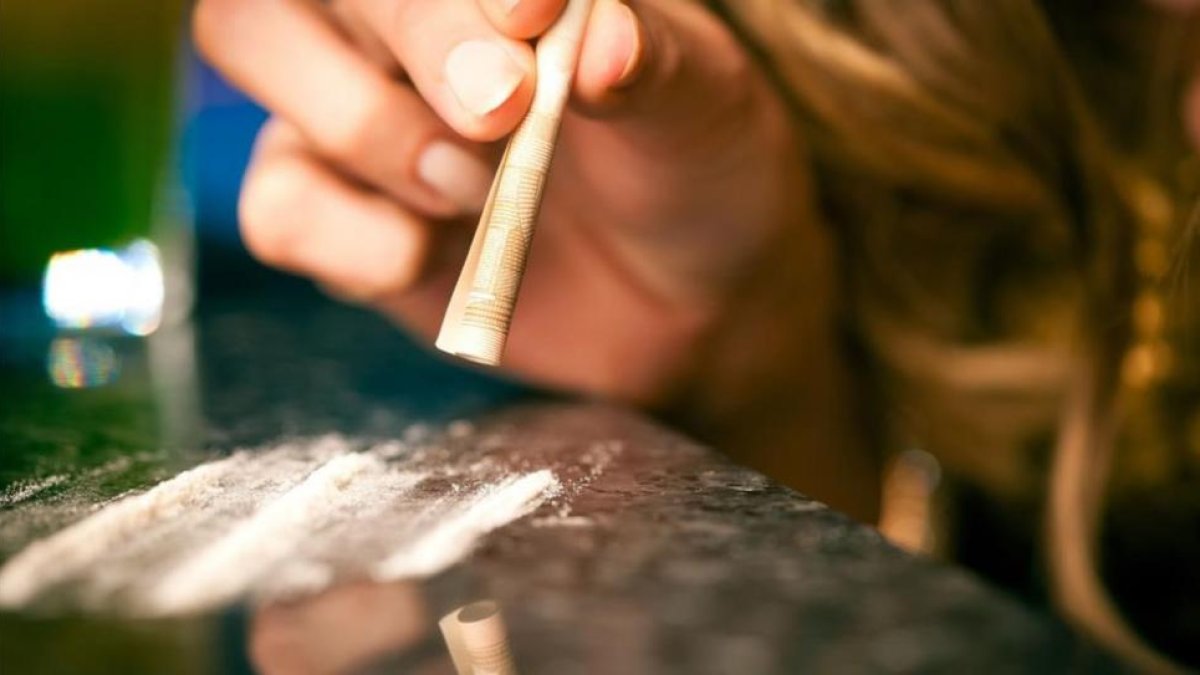 Esnifando cocaína