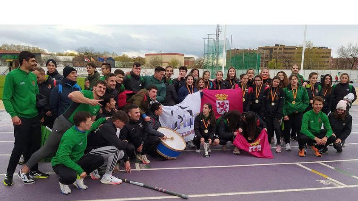 ULE Sprint León fue protagonista del Autonómico tanto en categoría femenina como en la masculina. DL