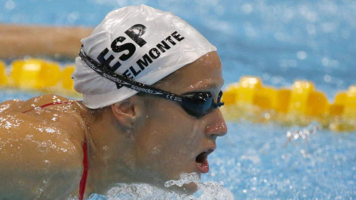 La nadadora española Mireia Belmonte, durante su entrenamiento de ayer en Londres.