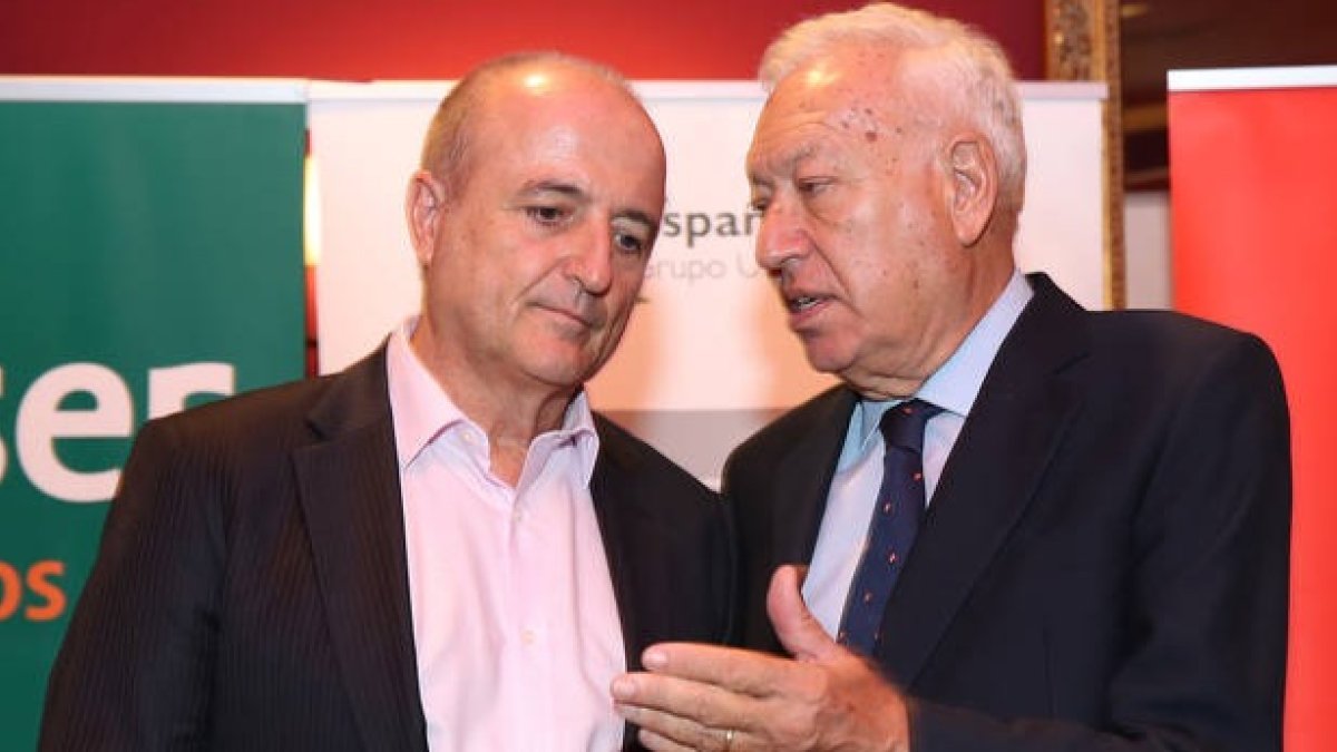 Imagen de archivo de Miguel Sebastián y José Manuel García-Margallo. RAMIRO