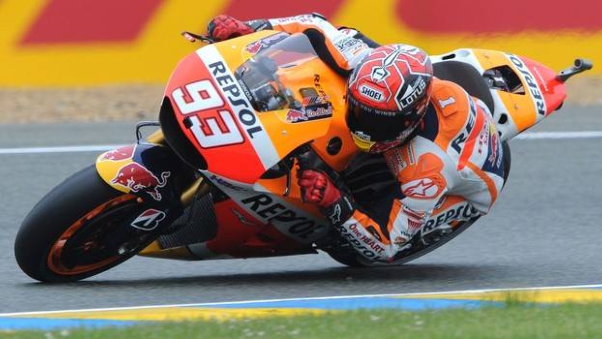 Marc Márquez con su Honda N 93, durante los entrenamientos del Gran Premio de Francia, este sábado.