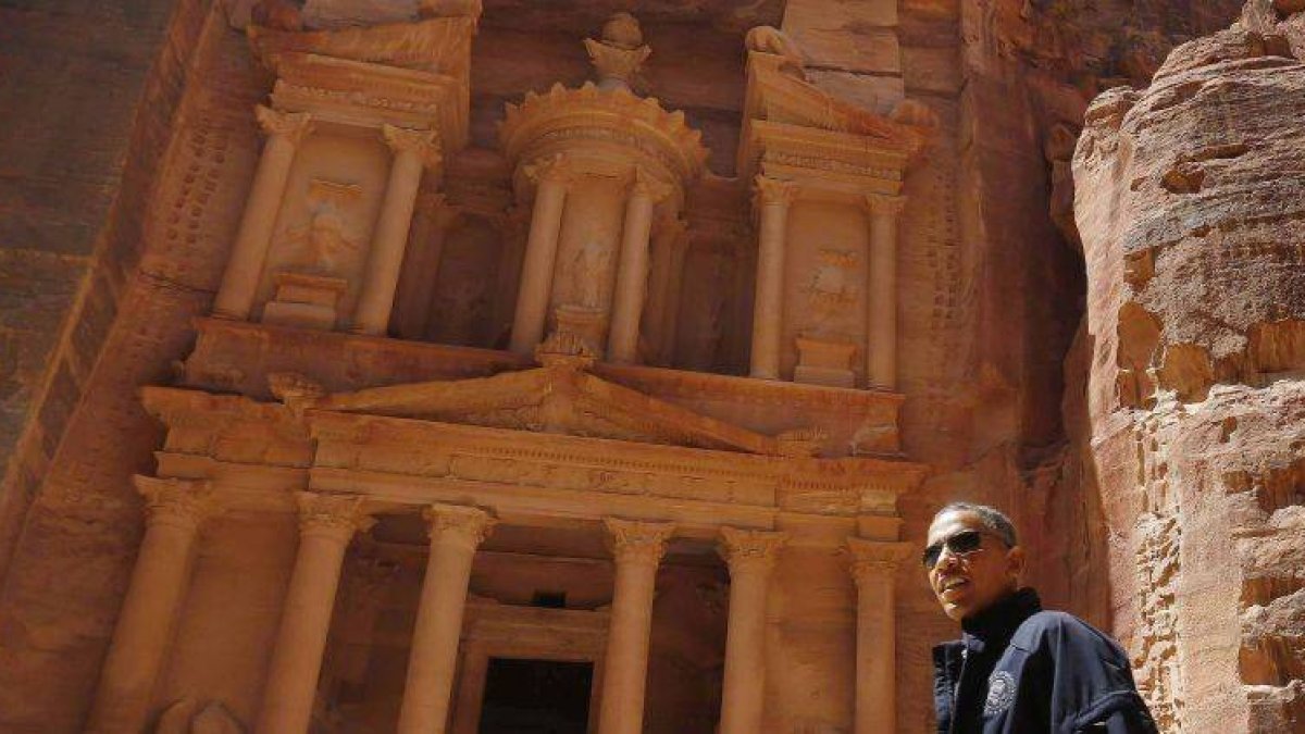 El presidente de EEUU, Barack Obama, en el complejo arqueológico de Petra (Jordania).