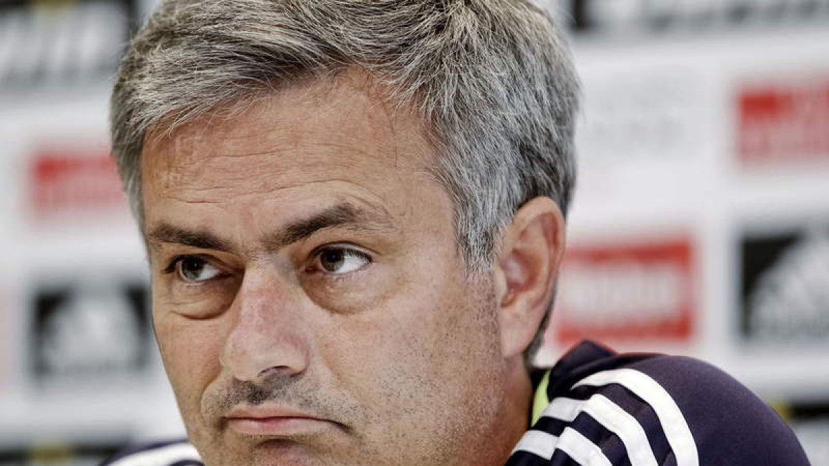 Mourinho, durante una rueda de prensa.