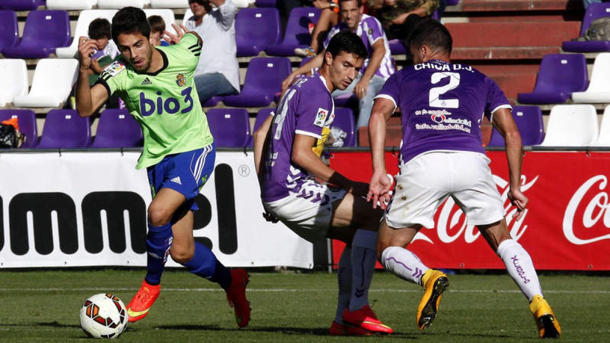 Sobrino tuvo una gran ocasión para darle la victoria a la Deportiva en el minuto 90, pero su remate lo despejó Javi Varas para dejar el empate a cero en el marcador del Nuevo José Zorrilla