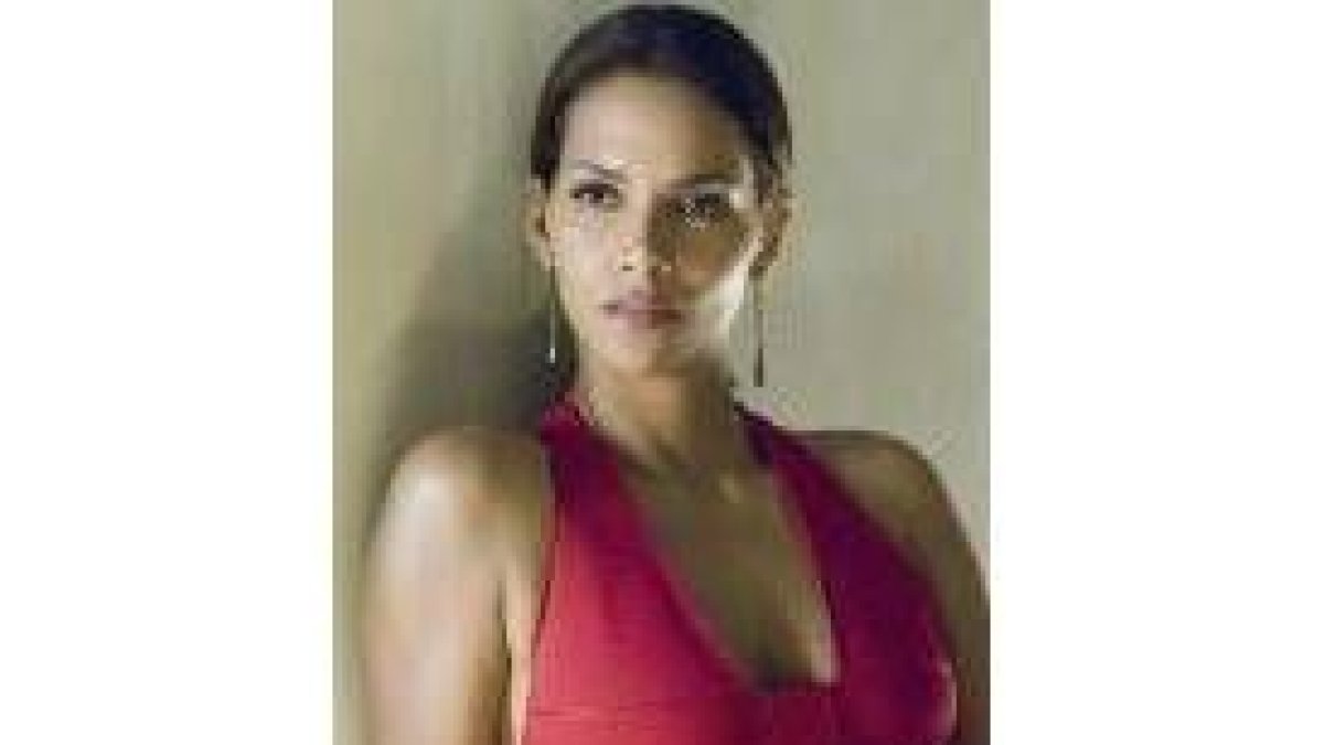 La película permite apreciar la fotogenia de Halle Berry