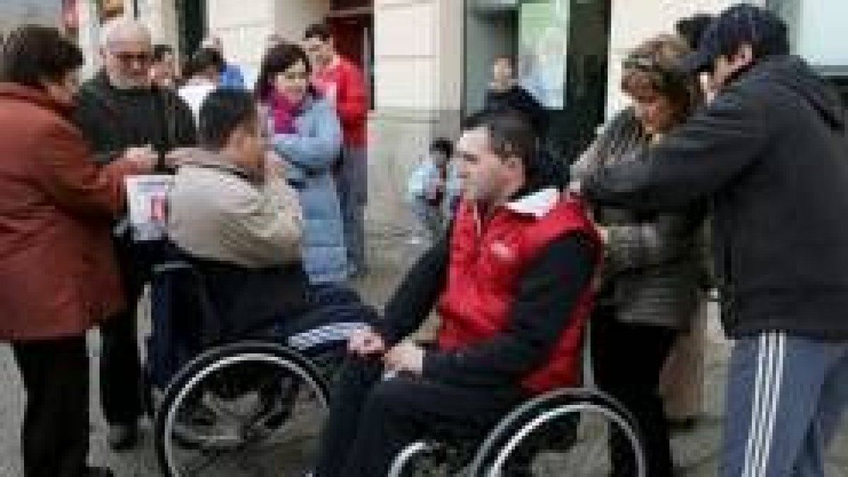 La silla de ruedas no es ningún impedimento para echarse a la calle