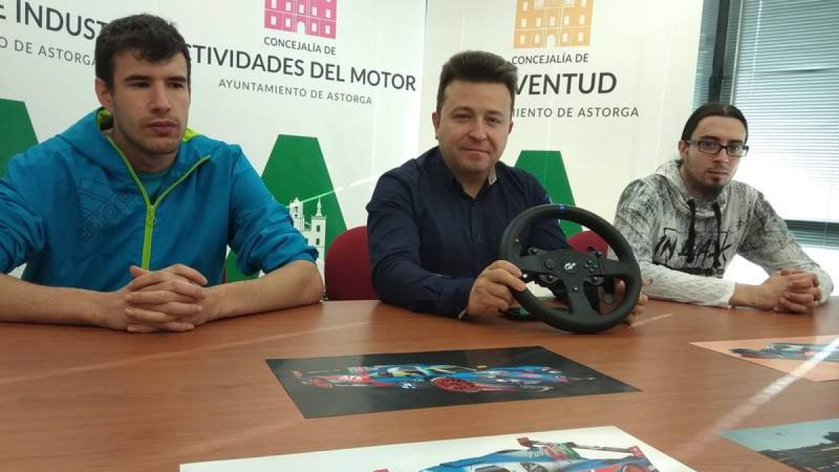 Javier Díaz, Pablo Peyuca y Rubén Fernández presentaron el proyecto con vistas al Europeo. DL