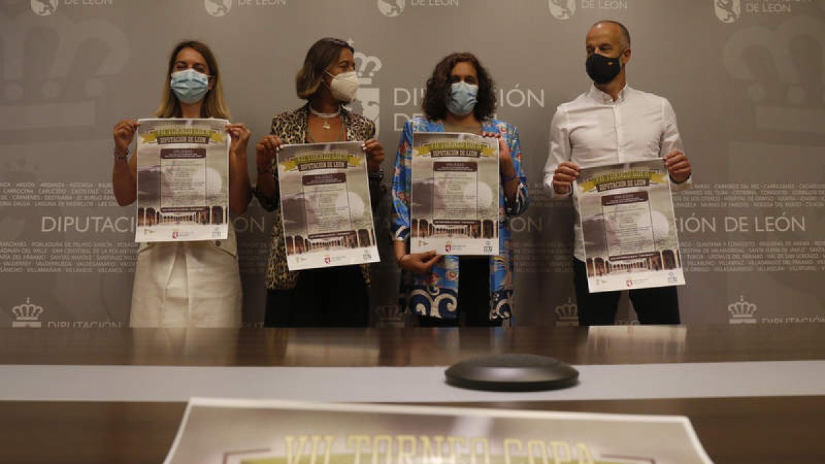 Acto de presentación de la Copa Diputación de golf. FERNANDO OTERO