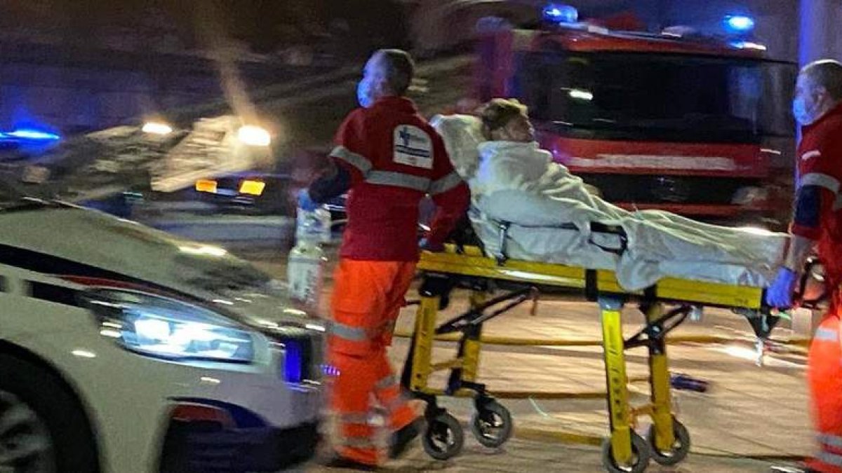 La inhalación de humo motivó el traslado de tres personas. RAMIRO