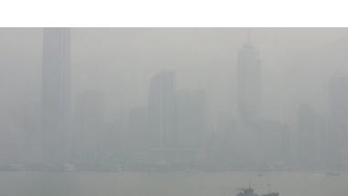Imagen de la ciudad china de Hong Kong envuelta en una nube de polución el pasado 13 de septiembre.