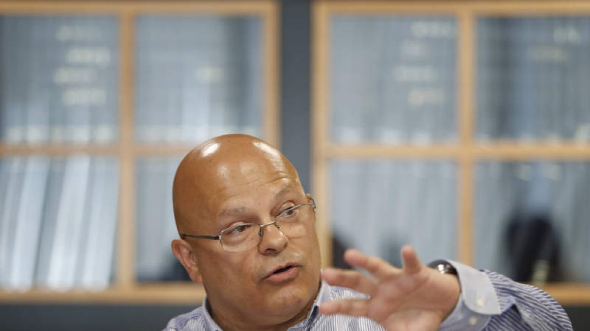 Faustino Sánchez Samartino, ayer en las instalaciones de Diario de León. JESÚS F. SALVADORES