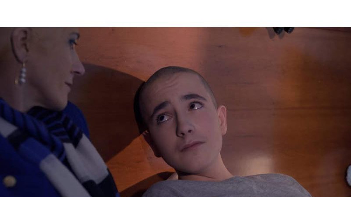 Los actores Nuria Gullón y Manuel Randulfe, en una escena de ‘Skinhead’