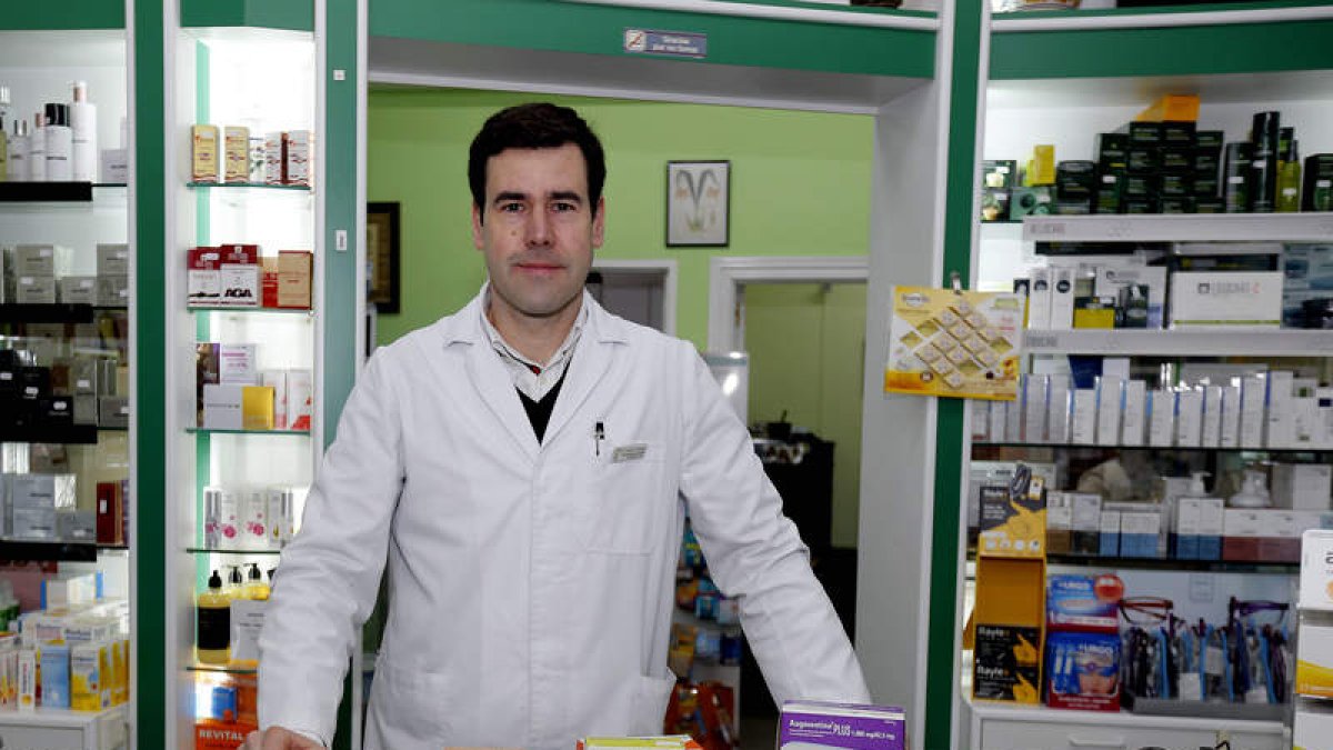 Joaquín Carrasco es vocal de Atención al Paciente del Colegio de Farmacéuticos de León.