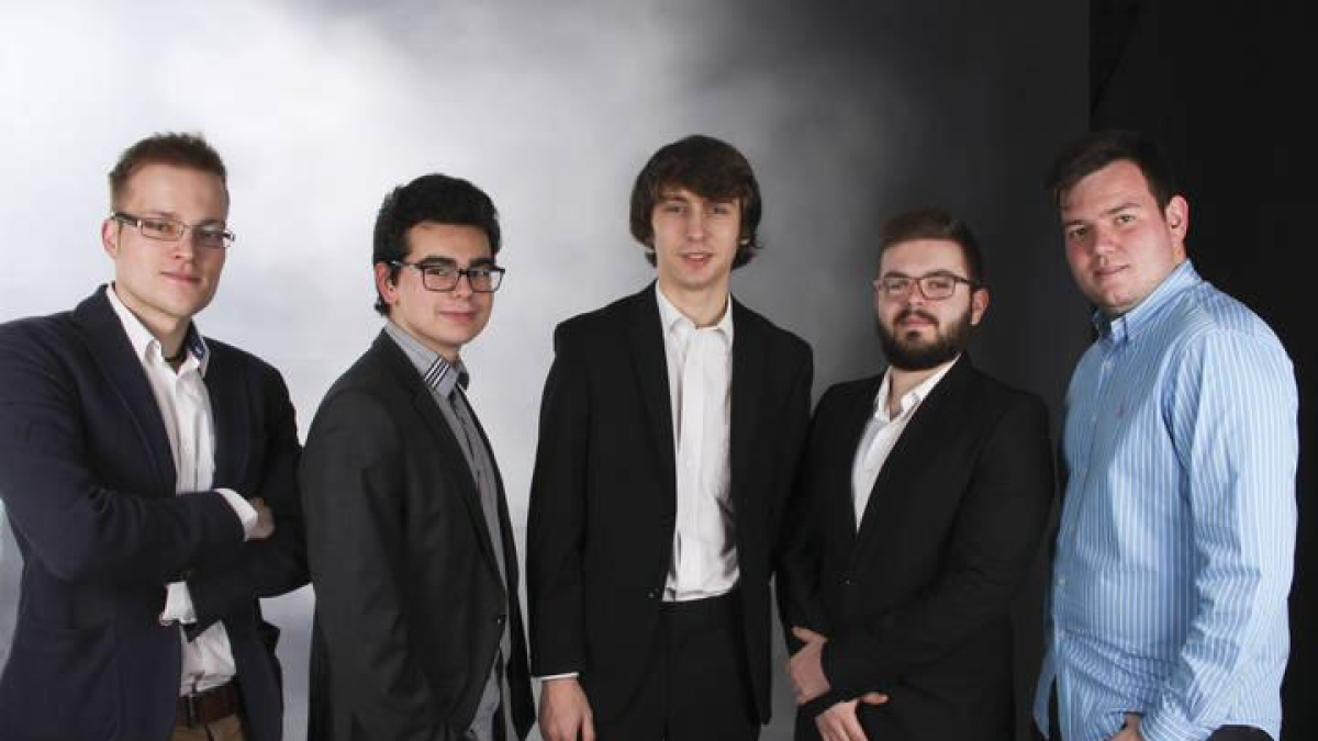 Mario Allende, economista, Tino Delgado, empresario, Sergio Chamorro, agricultor, Miguel Andrés, ingeniero informático y Matthew García, experto en relaciones internacionales, son los universitarios leoneses ganadores de Spin Up.