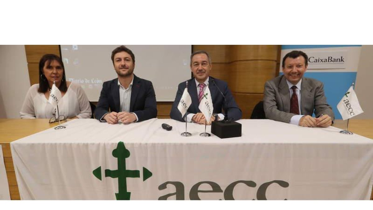 Marisa Alija, Francisco Campanario, Serafín de Abajo Olea y Francisco Jorquera fueron ayer los ponentes de las charlas. RAMIRO
