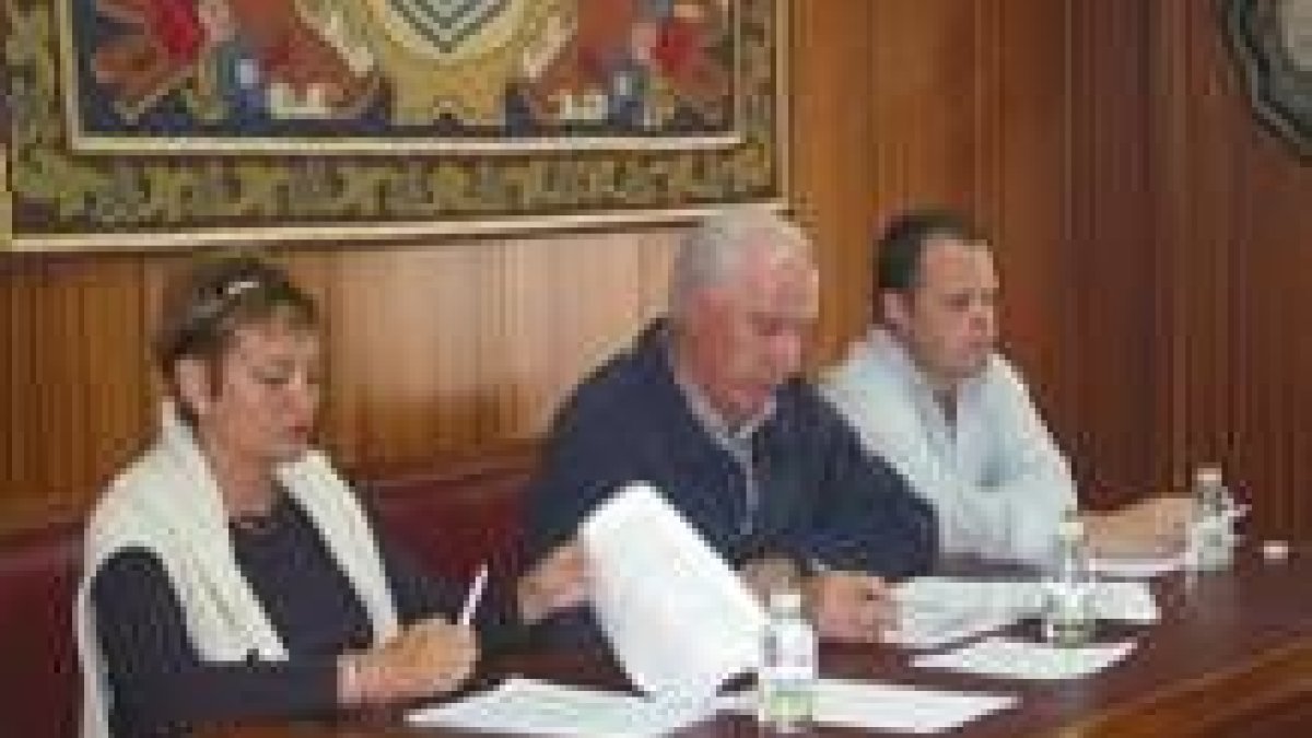 Los concejales del PP pidieron explicaciones sobre la puesta en marcha del barco municipal