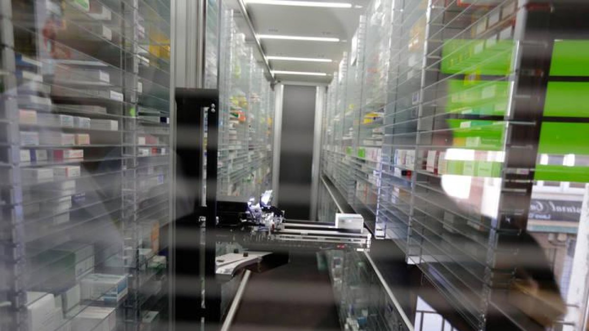 La Junta prepara a los farmacéuticos para que detecten maltrato en usuarias con excesiva frecuentación con síntomas sospechosos. DL