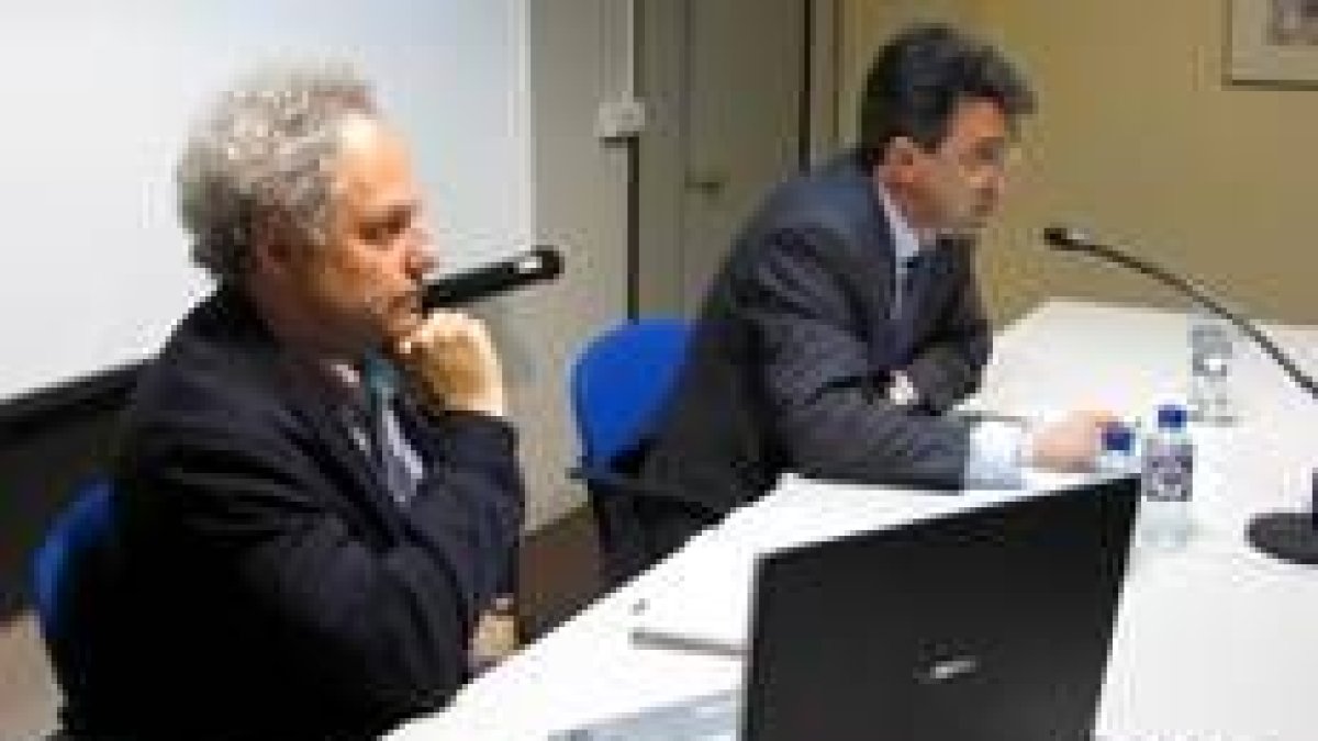Jesús Celis Sánchez, durante la conferencia sobre el castillo