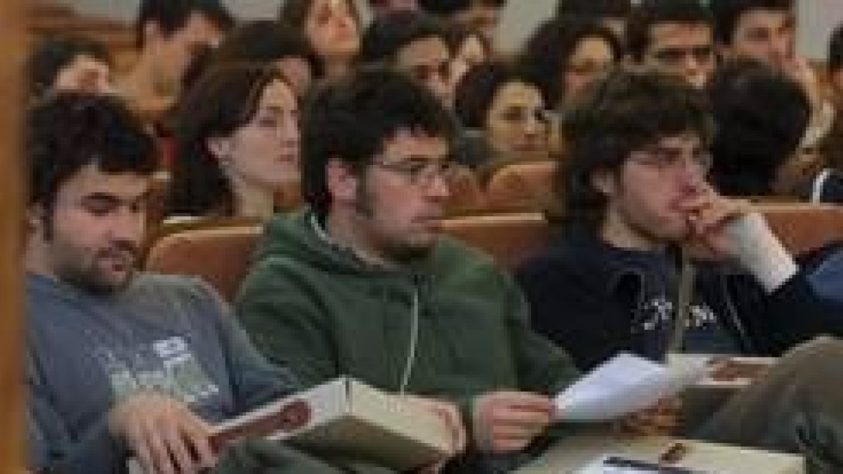 Estudiantes del campus de Ponferrada, en una imagen de archivo