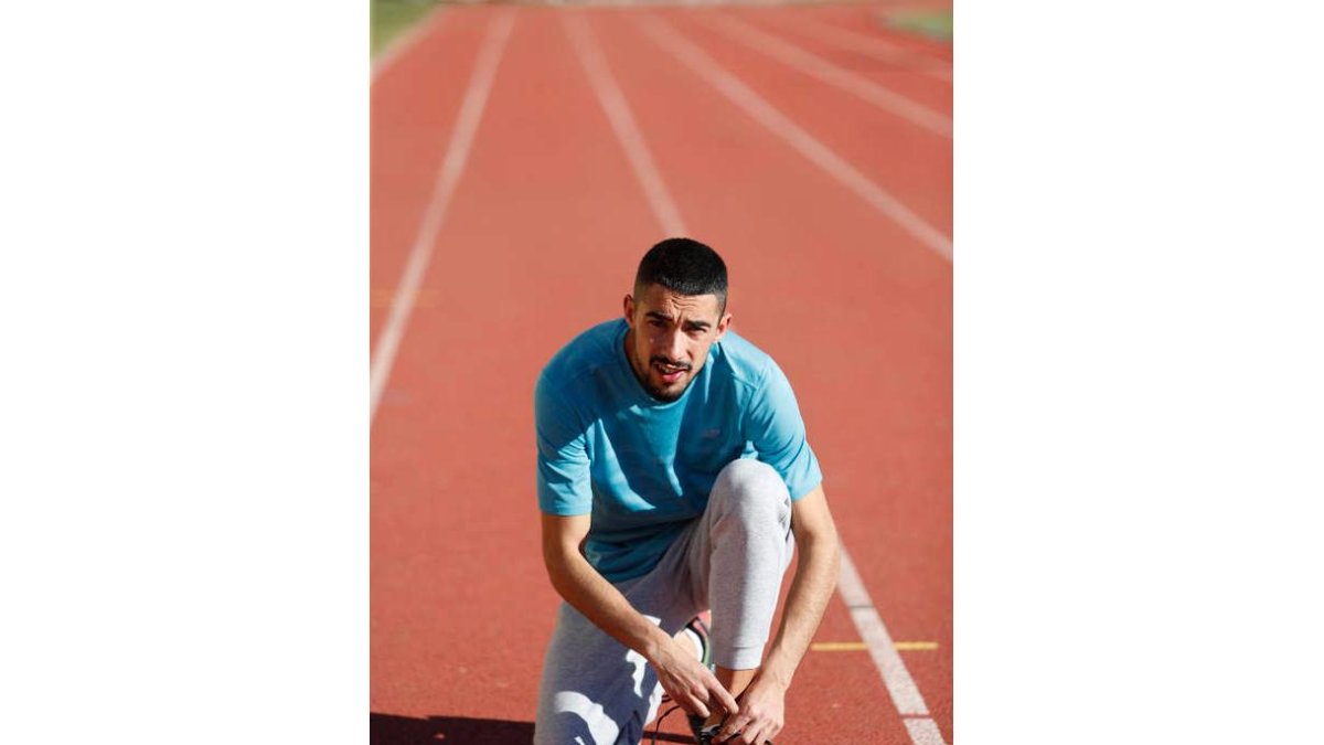 Saúl Ordóñez volverá muy pronto a las pistas de atletismo tras el confinamiento. JESÚS F. SALVADORES