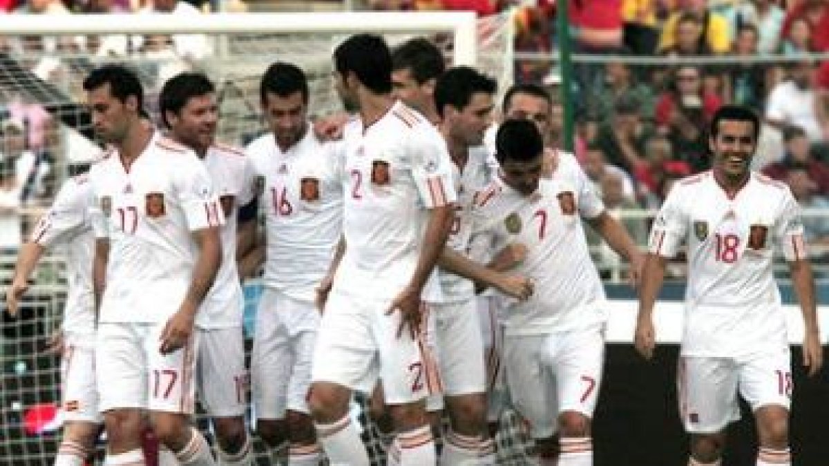 Los jugadores de la selección de España celebran la goleada frente a Venezuela.