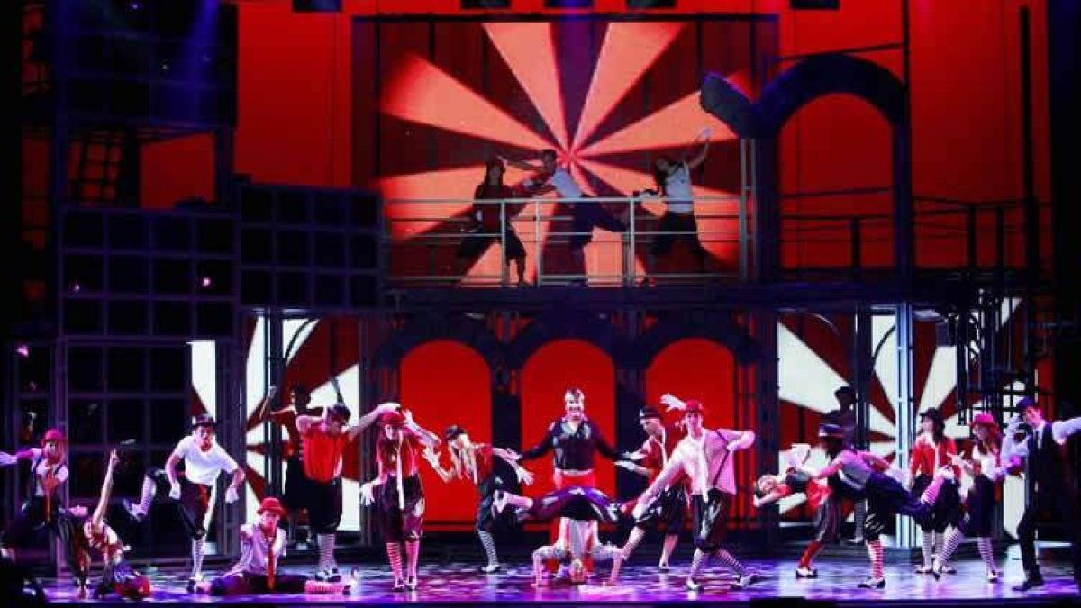 Una escena del espectáculo ‘40 El Musical’, que ofrecerá en febrero en el Auditorio Ciudad de León siete funciones en cuatro días.