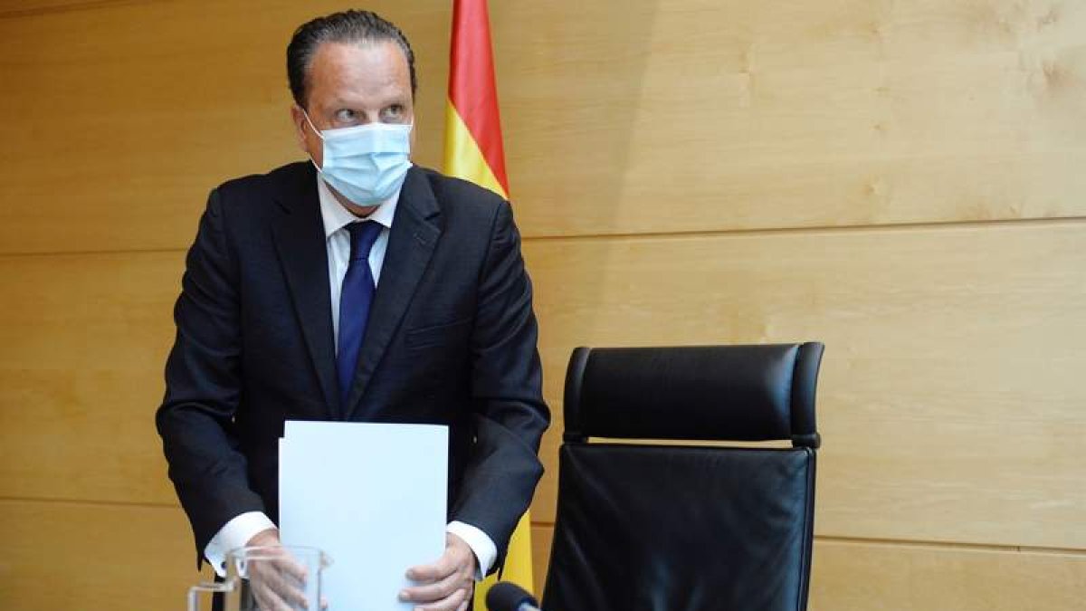 Mario Amilivia ayer, durante su comparecencia. NACHO GALLEGO