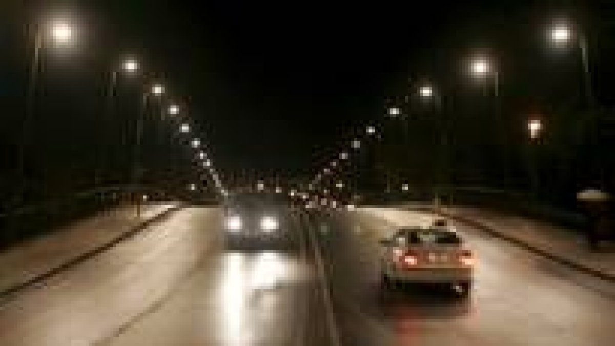 El puente de Martín Granizo presenta una nueva cara nocturna