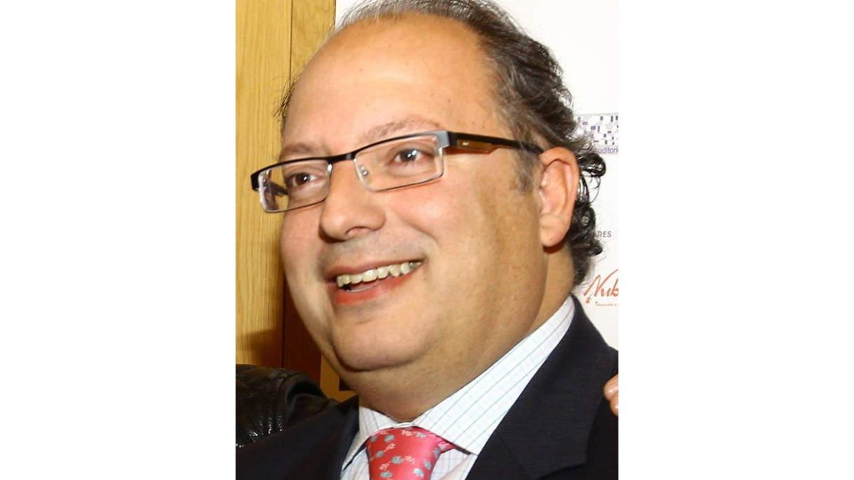 Eduardo Fernández.
