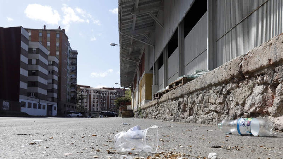 Inmediaciones de la zona en la que se produjeron los botellones. MARCIANO PÉREZ