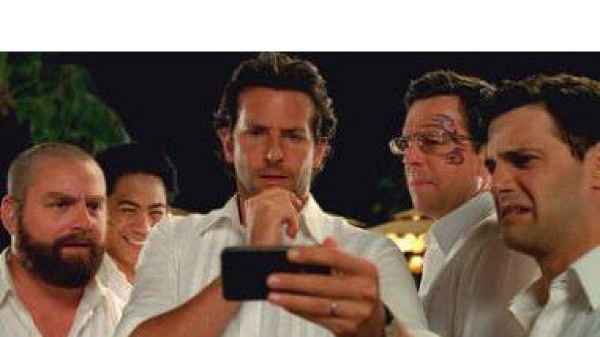 Zach Galifianakis, Mason Lee, Bradley Cooper,  Ed Helms y Justin Bartha.