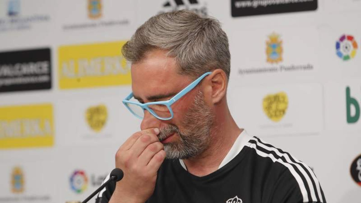 Bolo, emocionado, durante la rueda de prensa en la que anunció su marcha e hizo balance. L. DE LA MATA