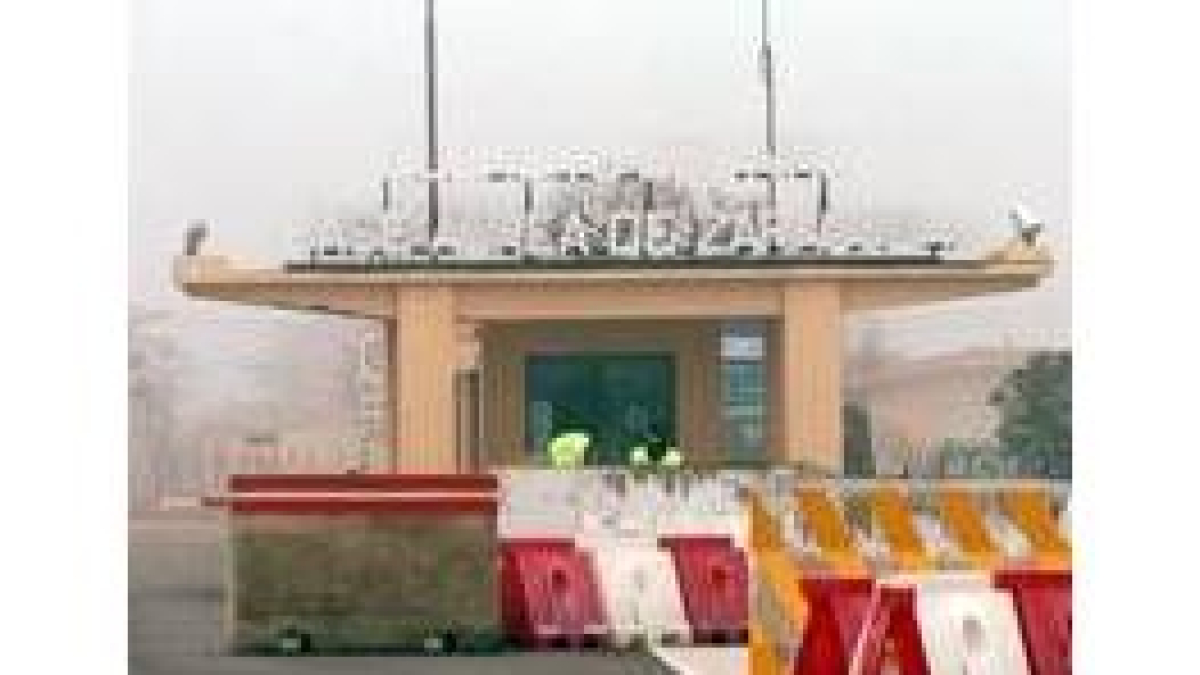Entrada a la base de Zaragoza en una de cuyas casa se produjo el suceso