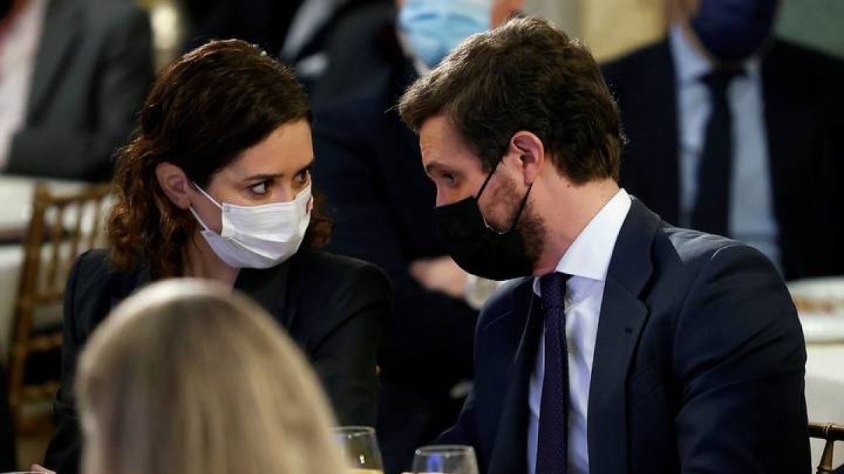 Ayuso y Casado, en una imagen de archivo. CHEMA MOYA