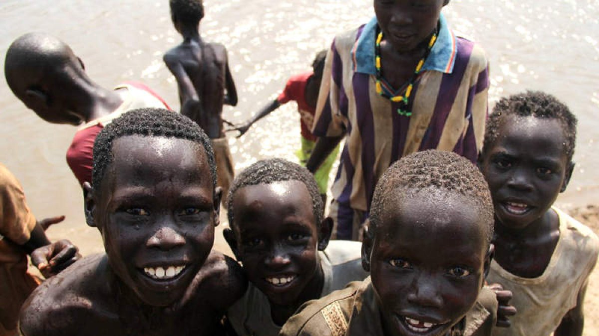 Jóvenes sudaneses a los que llega la ayuda que Entreculturas recoge en las actividades que se desarrollan en León. ÁNGELA WELLS / JRS