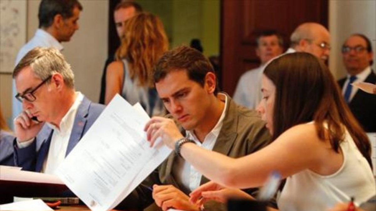 El líder de Ciudadanos, Albert Rivera, junto al vicesecretario general del partido, José Manuel Villegas.