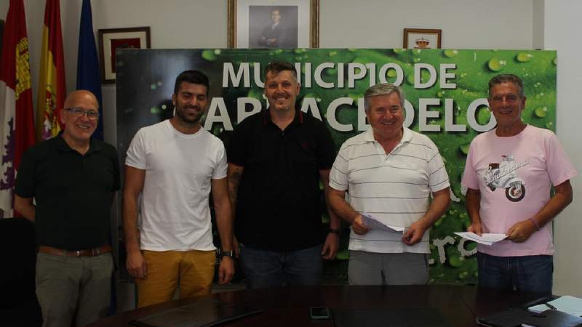 Representantes municipales y de los sellos de calidad. DL