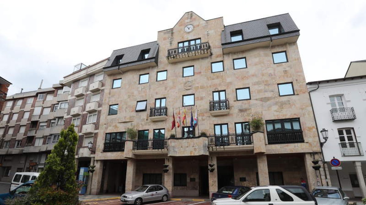 Imagen del Ayuntamiento de Bembibre. L. DE LA MATA