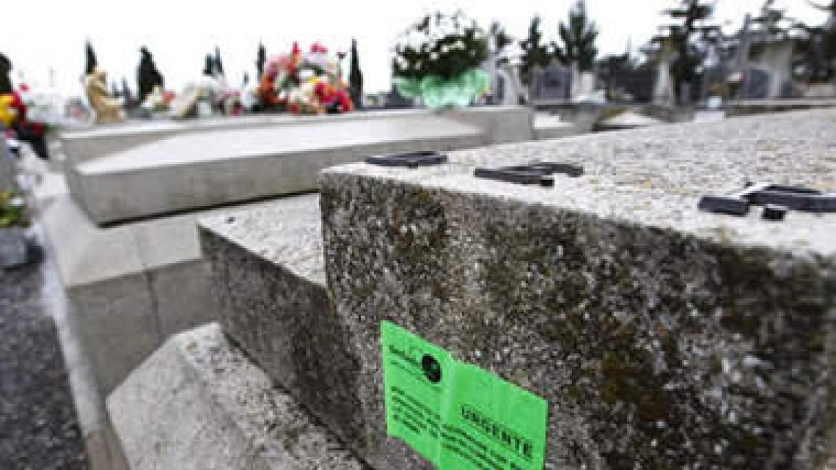 Las pegatinas se pegaron para Todos los Dantos.