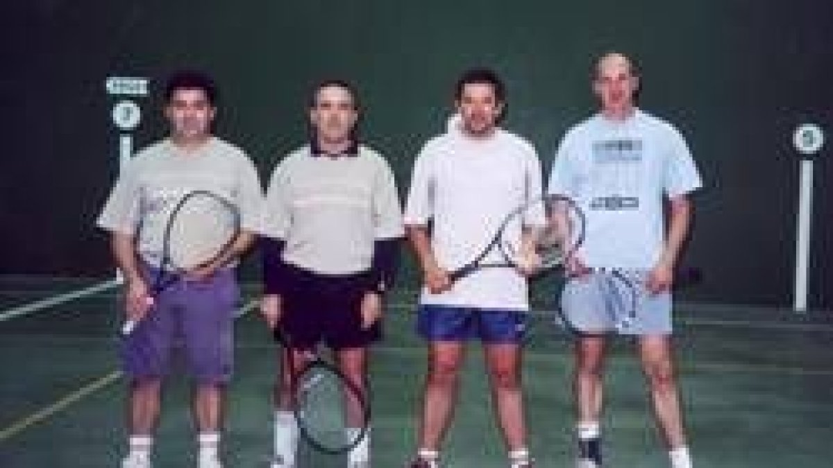 Componentes de Fresno de la Vega y Santa María del Páramo, finalistas de frontenis masculino