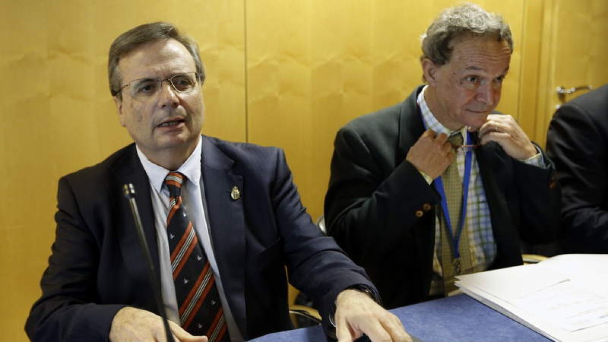 Matesanz y Moraleda presentaron el ensayo clínico.