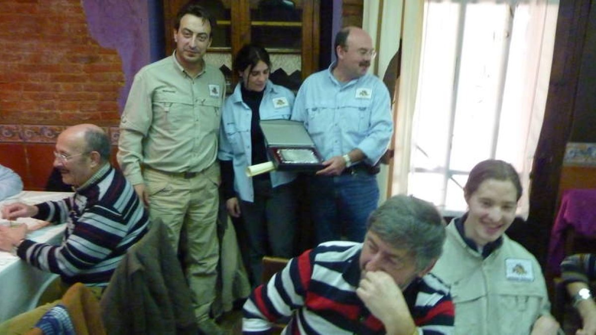 Los asociados de Pescaleón durante su comida navideña.