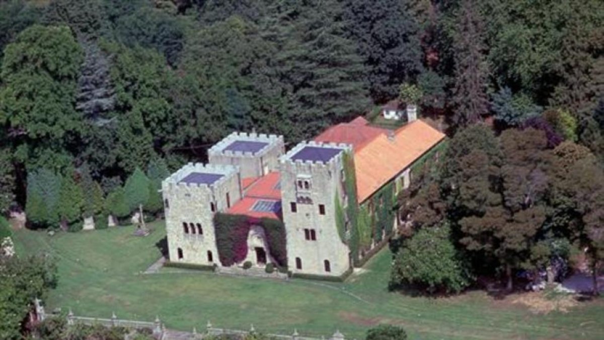 Bien de Interés Cultural 8Vista aérea del Pazo de Meirás, en el término municipal de Sada (A Coruña).
