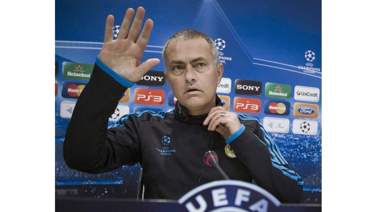 Mourinho, durante la rueda de prensa que ofreció ayer.
