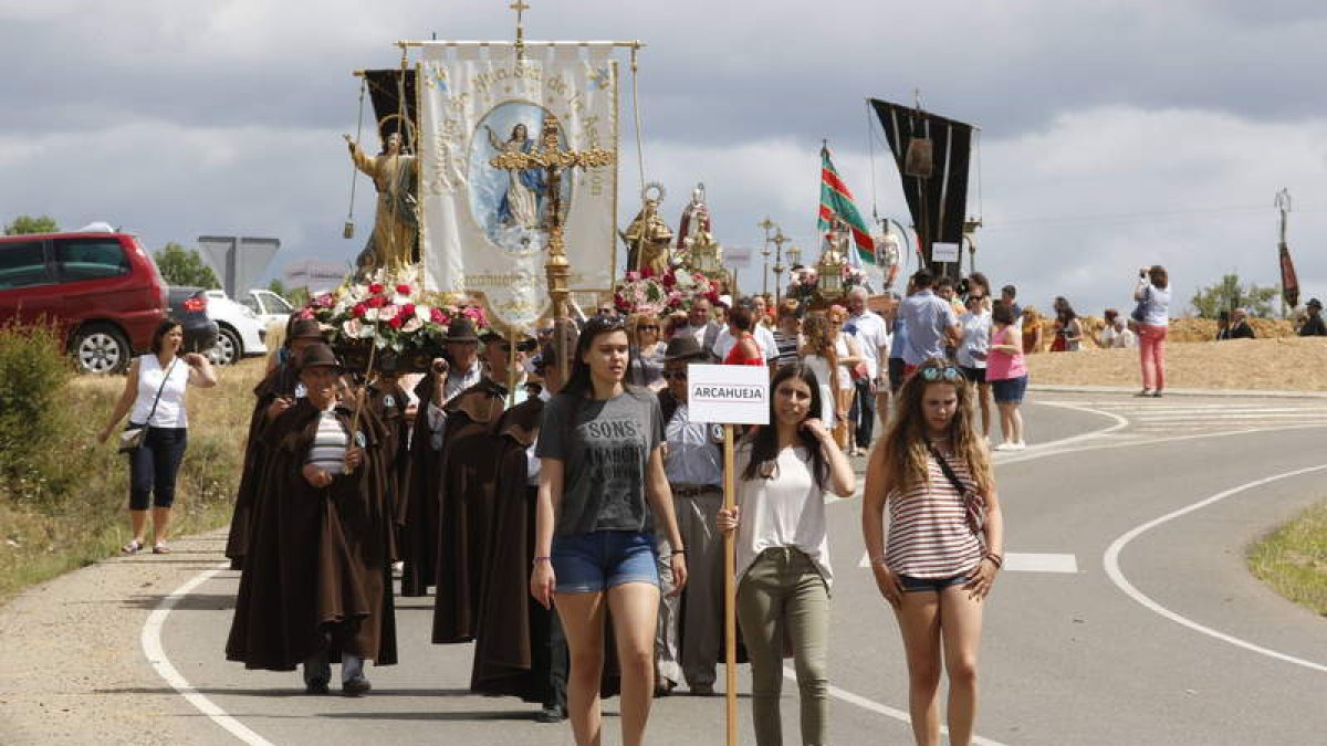 Una imagen de la procesión de los santos patronos. MARCIANO PÉREZ
